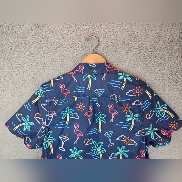 Chubbies Shirt Mens Sz S The One Man Wolf Pack Neon Look Flamingo and Palm Trees - Picture 9 of 12